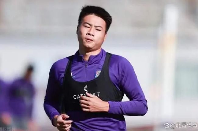 瓦列尔卡心中充满了对家乡的挚爱:……我来自远东，来自苏城，他常哼唱那里的流行小调(民间的曲调和语言)，说故事的人看来也出生于此:正是在这个时代，出生于这个城市，这个靠近劳改营区的村庄。